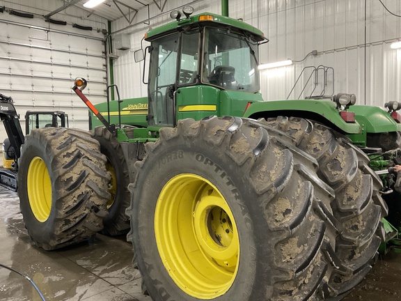 2004 John Deere 9520 Tractor 4WD