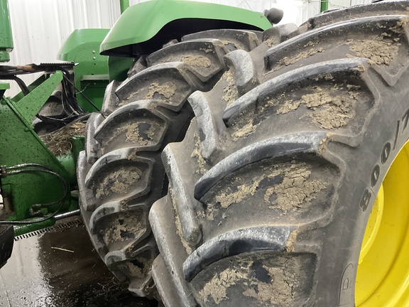 2004 John Deere 9520 Tractor 4WD