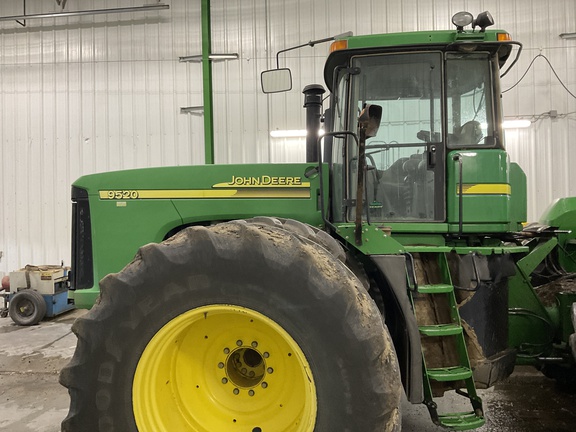 2004 John Deere 9520 Tractor 4WD