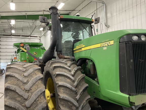 2004 John Deere 9520 Tractor 4WD
