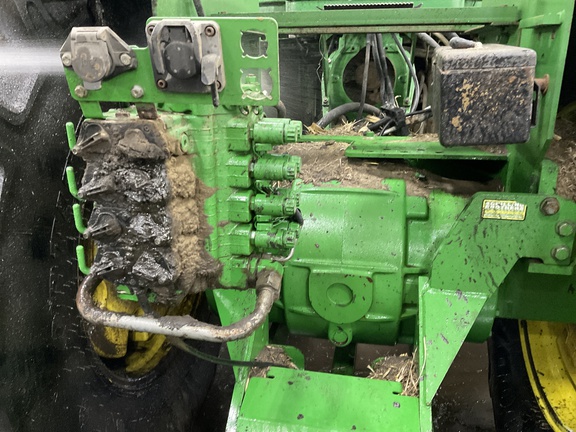 2004 John Deere 9520 Tractor 4WD