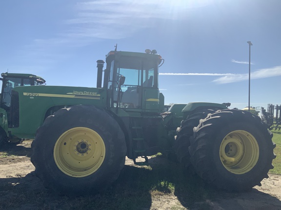2004 John Deere 9520 Tractor 4WD