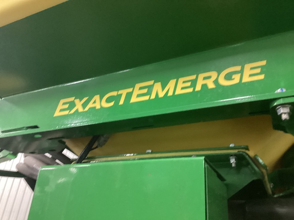 2025 John Deere 1775NT Planter