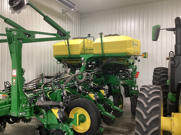2025 John Deere 1775NT Planter