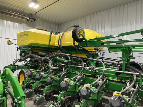 2023 John Deere DB60 Planter