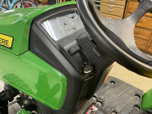 2019 John Deere 1025R Tractor Compact
