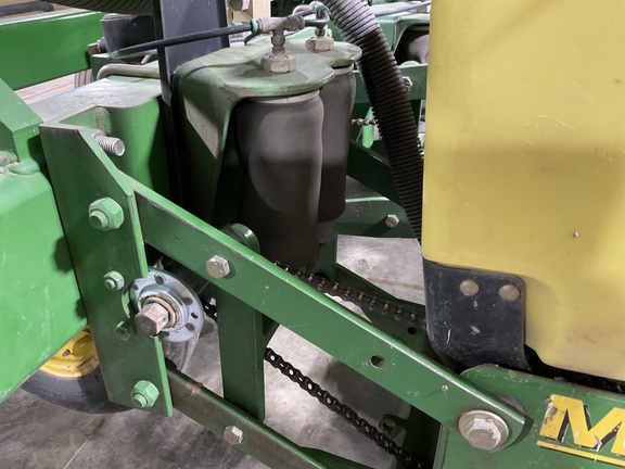 2001 John Deere 1780 Planter