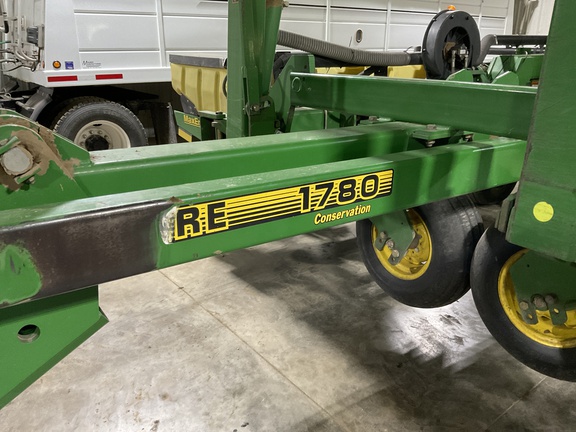 2001 John Deere 1780 Planter