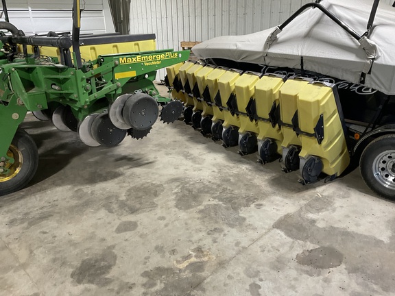 2001 John Deere 1780 Planter