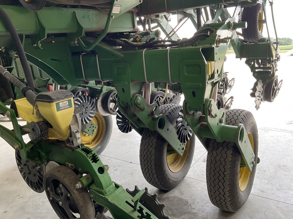 2009 John Deere 1790 Planter