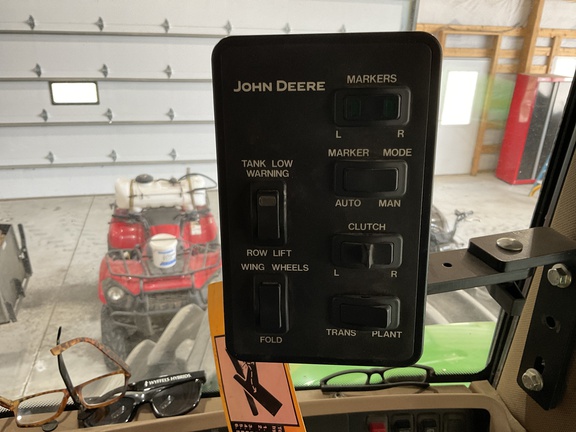 2009 John Deere 1790 Planter