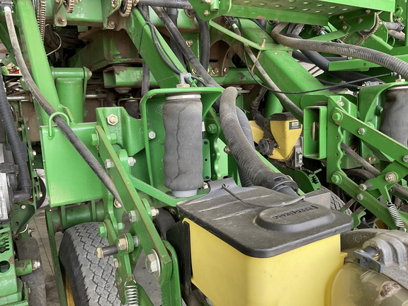 2009 John Deere 1790 Planter