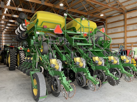 2009 John Deere 1790 Planter