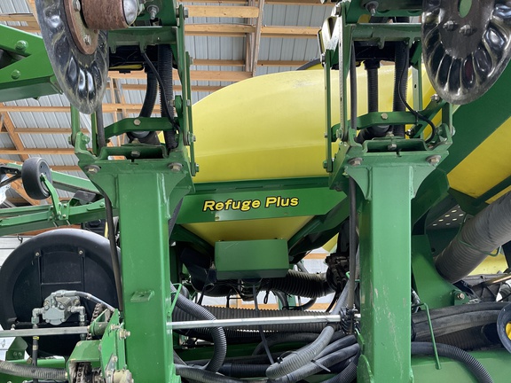 2009 John Deere 1790 Planter