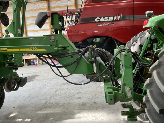 2009 John Deere 1790 Planter