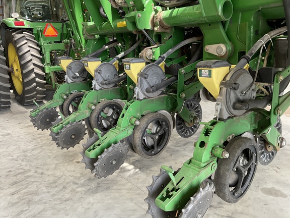 2009 John Deere 1790 Planter