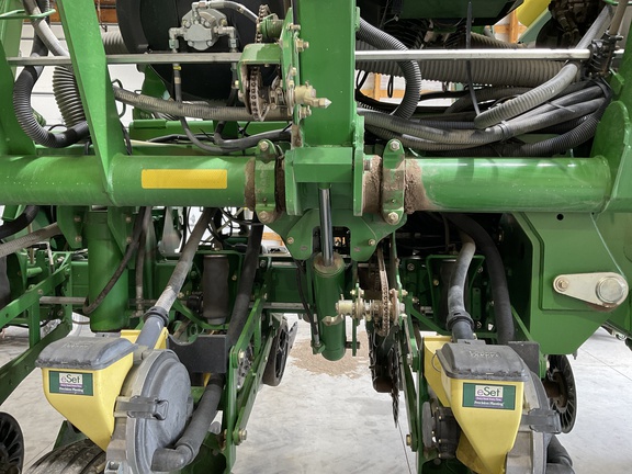 2009 John Deere 1790 Planter