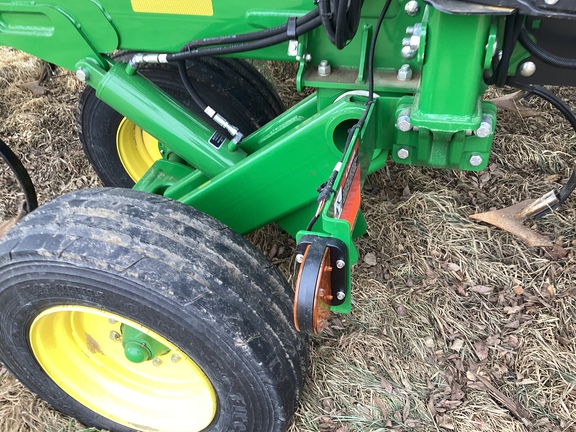 2025 John Deere 2330 Field Finisher