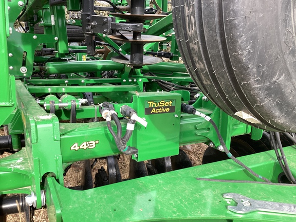 2025 John Deere 2330 Field Finisher