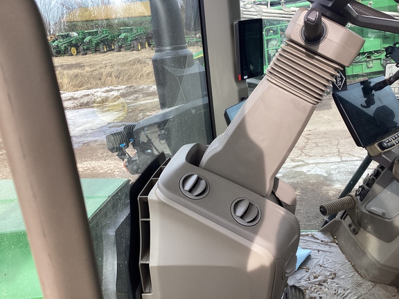 2025 John Deere 8RX 410 Tractor Rubber Track