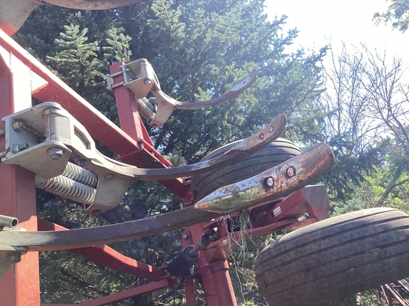 2003 Wil-Rich 5800 Chisel Plow