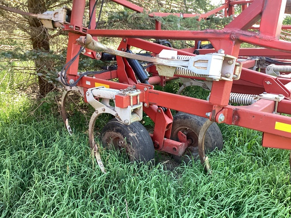 2003 Wil-Rich 5800 Chisel Plow
