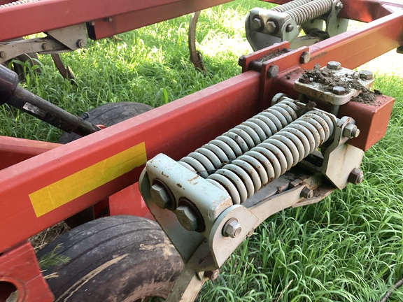 2003 Wil-Rich 5800 Chisel Plow