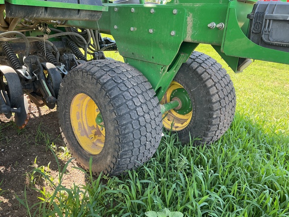 2023 John Deere N542C Air Seeder