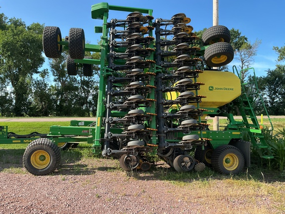 2023 John Deere N542C Air Seeder