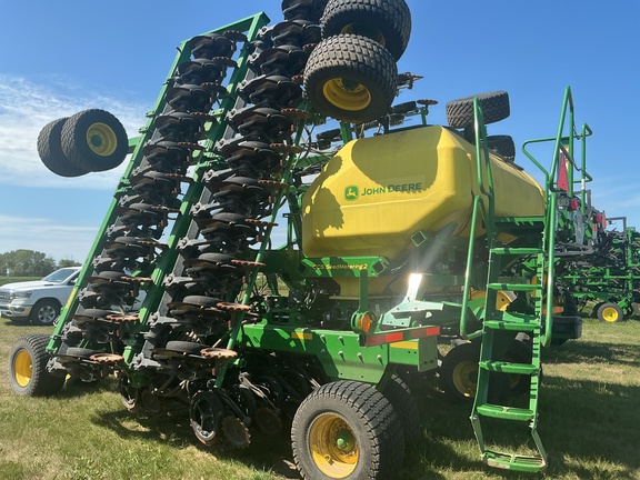 2023 John Deere N542C Air Seeder