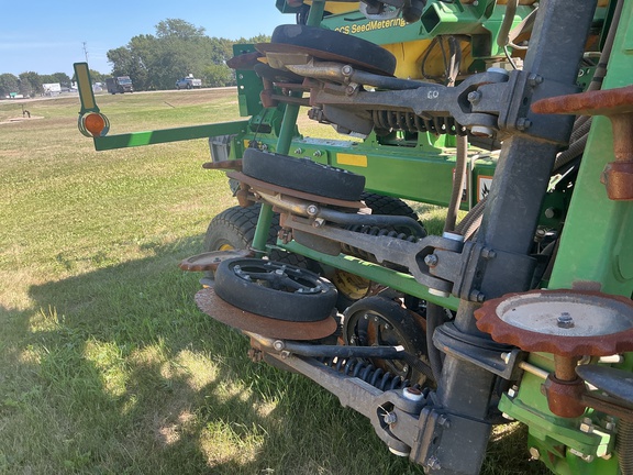2023 John Deere N542C Air Seeder
