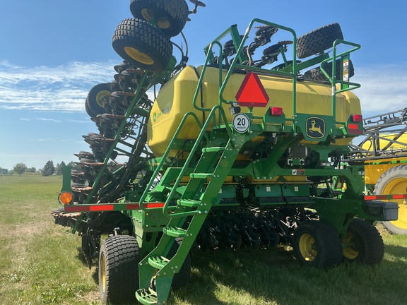 2023 John Deere N542C Air Seeder