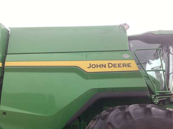 2025 John Deere S7 800 Combine