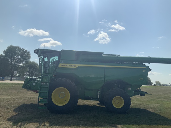 2025 John Deere S7 800 Combine