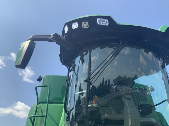 2025 John Deere S7 800 Combine