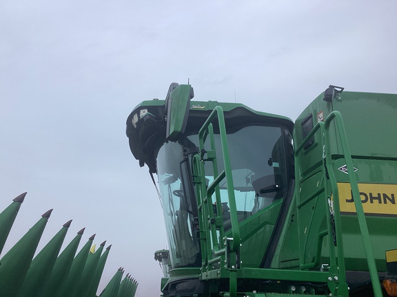 2025 John Deere S7 800 Combine