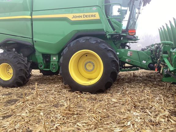 2025 John Deere S7 800 Combine
