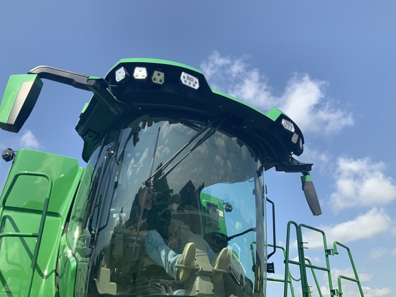 2025 John Deere S7 800 Combine