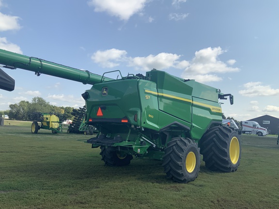 2025 John Deere S7 800 Combine