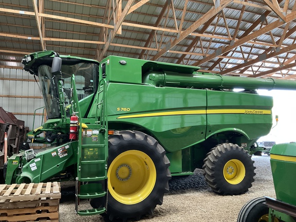 2023 John Deere S760 Combine