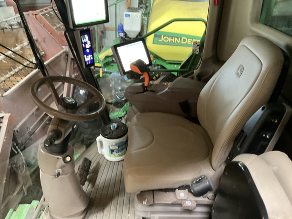 2023 John Deere S760 Combine
