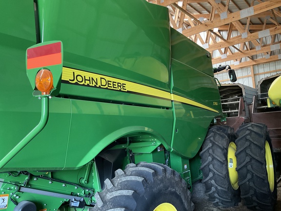 2023 John Deere S760 Combine