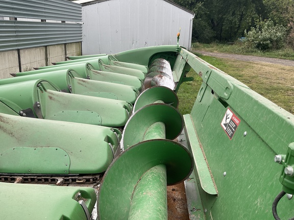 2014 John Deere 608C Header Corn Head