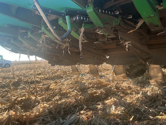 2010 John Deere 608C Header Corn Head