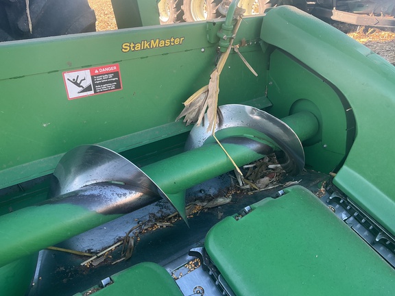2010 John Deere 608C Header Corn Head