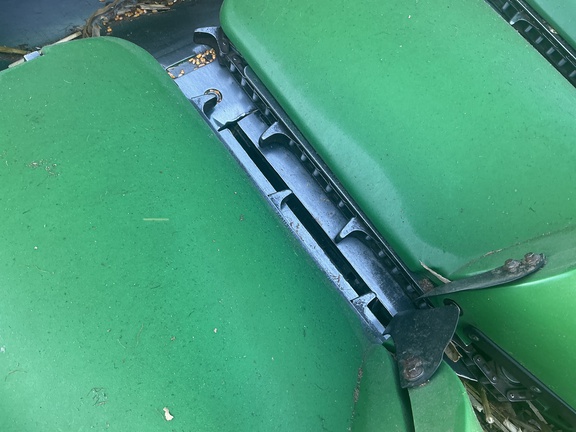 2010 John Deere 608C Header Corn Head