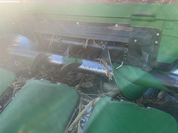 2010 John Deere 608C Header Corn Head