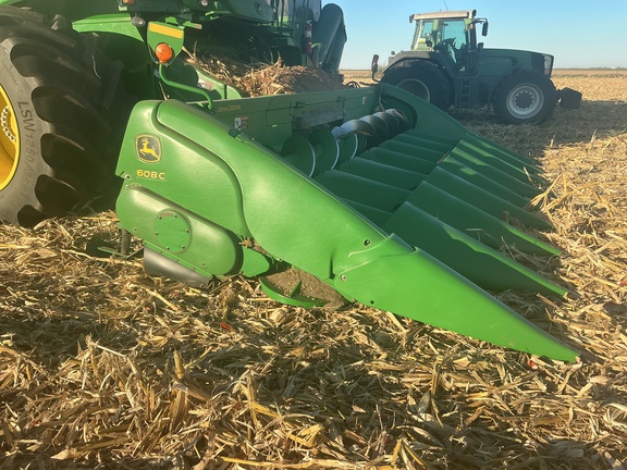2010 John Deere 608C Header Corn Head