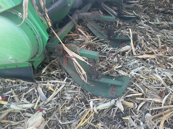 2010 John Deere 608C Header Corn Head