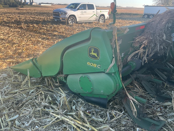 2010 John Deere 608C Header Corn Head
